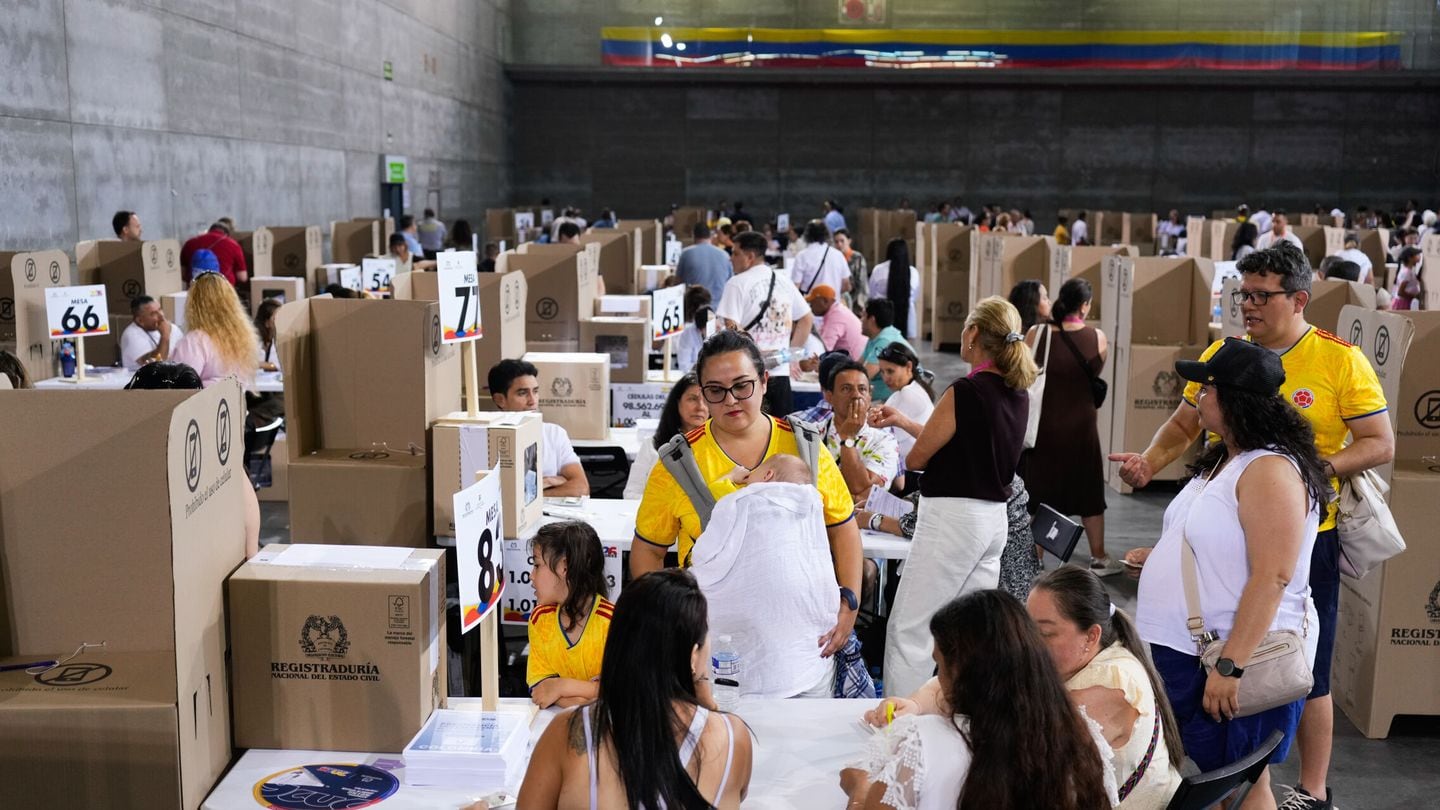 Sorpresa en Colombia: De la Espriella gana primera vuelta y disputará balotaje con Cepeda