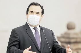 La Araucanía: Gobierno presenta tres querellas por ataques que dejaron cinco camiones quemados