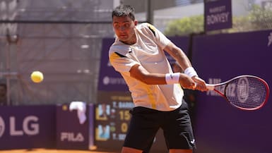 Un intratable Luciano Darderi arrolla a Tomás Barrios y lo borra del ATP de Buenos Aires