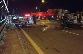 Dos muertos deja colisión de alta energía entre dos vehículos en Cabrero