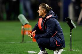 El histórico Álex Aguinaga reprueba el debut de Sebastián Beccacece en Ecuador: “Para ganar tienes que patear al arco”