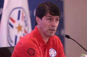 El mal recuerdo de Daniel Garnero en Chile: cuando el DT de Paraguay llegó como estrella a la UC y fracasó