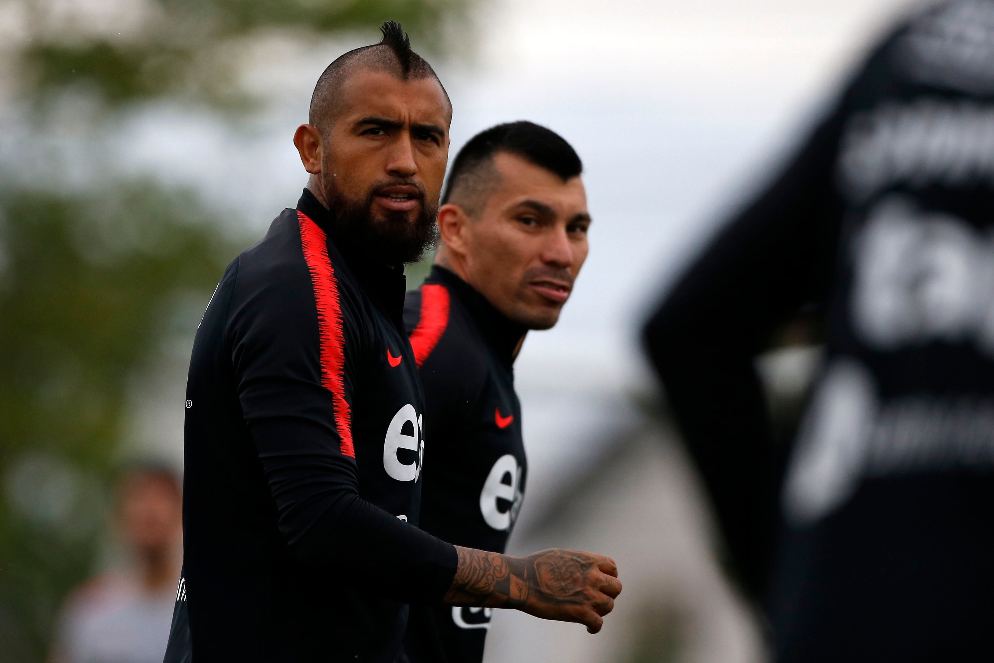 Arturo Vidal y Gary Medel en la Roja.