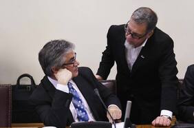 Oposición presiona a Lagos Weber para que renuncie a la presidencia de Comisión de Hacienda