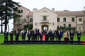 Kast encabeza fotografía oficial con sus ministros previo a su primera Cuenta Pública