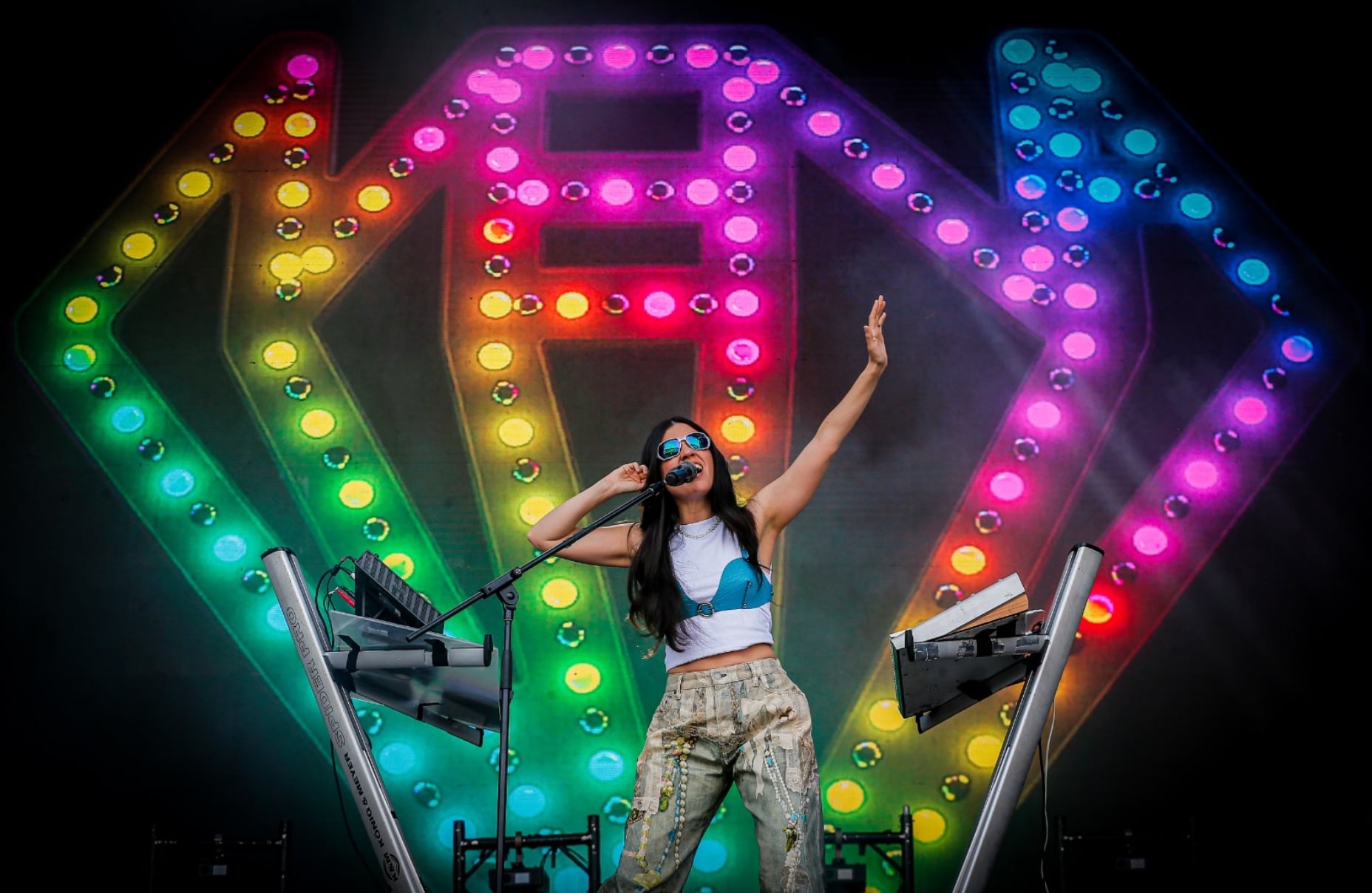 Javiera Mena celebrará Esquemas Juveniles con Movistar Arena a capacidad completa