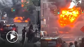 El impactante momento en que un vehículo explota frente al toro de Wall Street en Nueva York