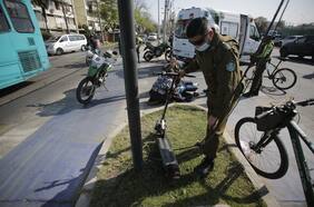 Scooters en Santiago: el debate que abrió la fiscalización de Las Condes