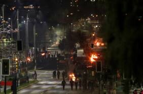 Barricadas, ataques a carabineros y un muerto en saqueo deja noche del 11 de septiembre en la Región Metropolitana