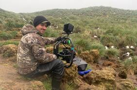 “Es muy buena publicidad tener a Obama tirándole flores a Chile”: el detrás de cámara del documental chileno nominado a los Emmy