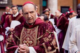 Cónclave, una intriga papal: un paralelo entre la novela y la película (y dónde verla)