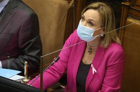 Columna de Agustín Squella: El derecho a pensar por uno mismo