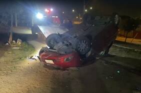 Menores de edad vuelcan en la comuna de Renca un vehículo robado y son detenidos por Carabineros