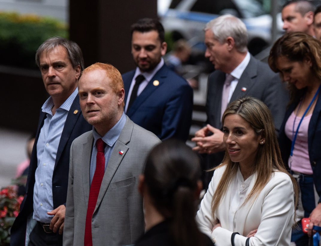 En el avión presidencial: el reclamo de Soto y Ortiz a Kast por Bachelet y los contactos del Mandatario con la expresidenta