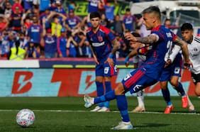 ¿Era mano? Revisa la acción de Arturo Vidal que derivó en el penal del empate de la U en el Superclásico