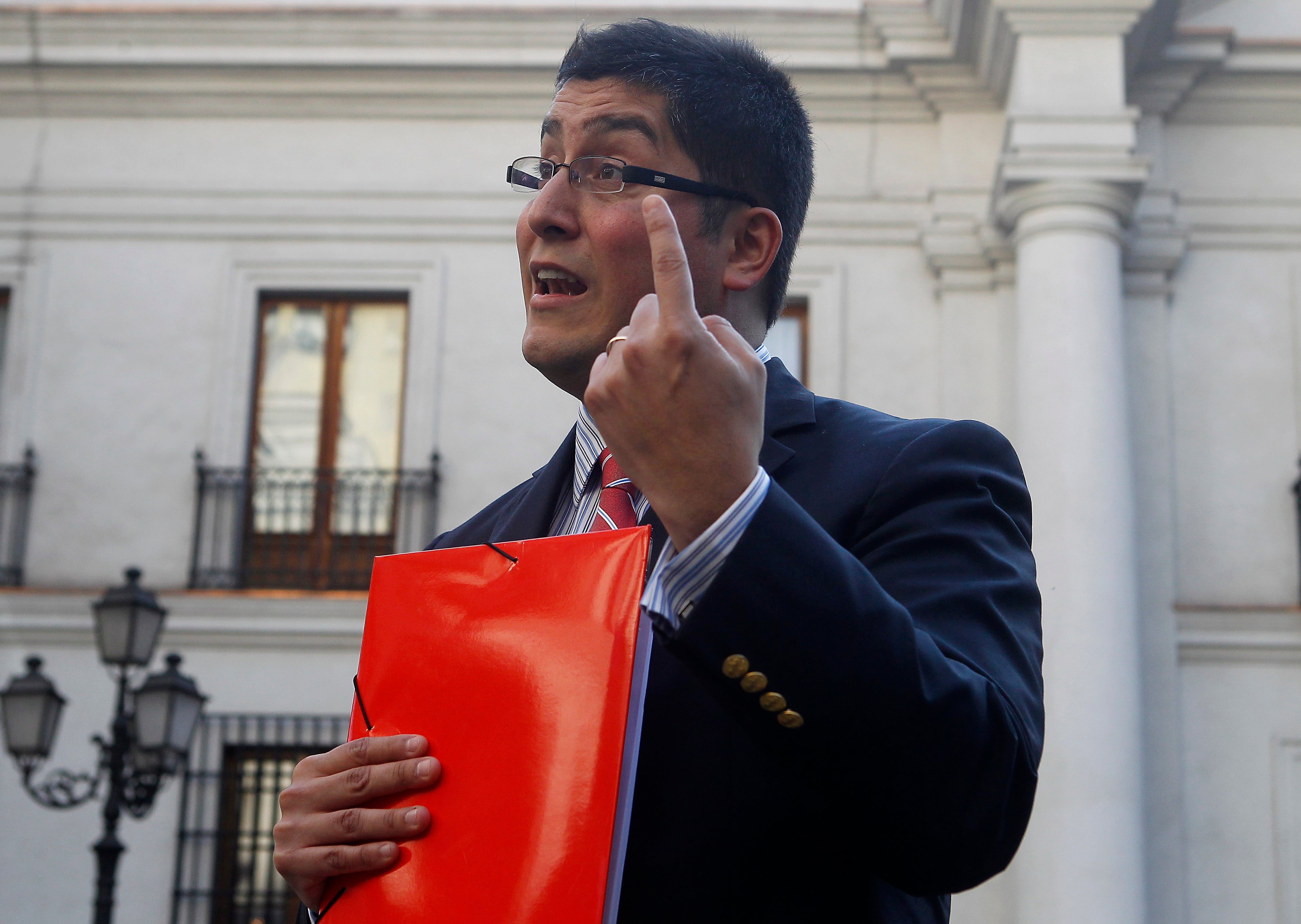 El fundador de Felices y Forrados, Gino Lorenzini, vuelve a registrar la marca: “No tengo energía para emprender en Chile”
