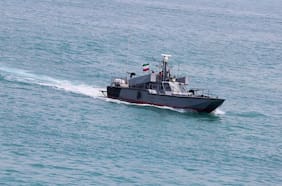 Irán afirma que sus puertos pueden prestar asistencia a los buques mercantes en el estrecho de Ormuz