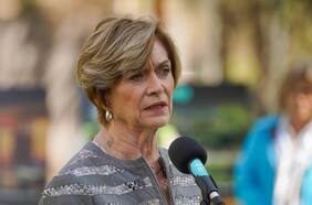 Evelyn Matthei califica de “tragedia absoluta” el asesinato de carabineros en Cañete y apunta que “debe ser un punto de inflexión”