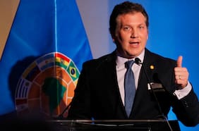 Federación Boliviana sale en defensa de Alejandro Domínguez tras ofensiva de Independiente contra la Conmebol