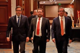 Quiñenco llama a la “prudencia” ante guerra comercial: evaluar y diversificar riesgos, y buscar lugares de refugio