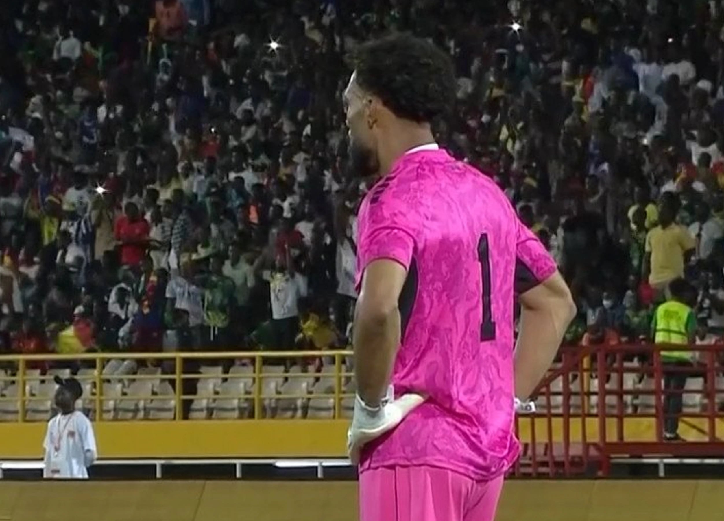 Con un grosero error que acabó en gol: mala jornada para Vozinha en el debut de Cabo Verde en la clasificación a la Copa de África