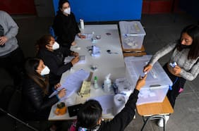 Servel publica nómina de vocales de mesa y locales para las elecciones primarias