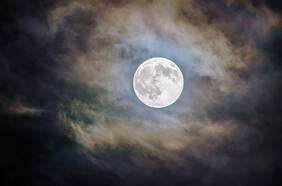 Luna de Gusano: qué es y cuándo se puede ver en Chile