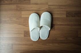 ¿Mucho frío en los pies? Guía con las mejores pantuflas para un invierno en casa