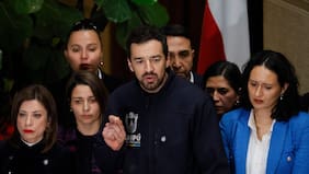 “Es un día negro para los municipios de Chile”: alcaldes de oposición arremeten contra aprobación de la megarreforma y cuestionan compensación a comunas