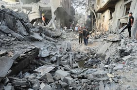 El principal rival de Netanyahu renuncia al gobierno israelí para intentar derrocarlo