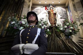 La historia que explica por qué la Virgen del Carmen abrirá la Parada Militar en su rol de patrona y generala de las FF.AA.
