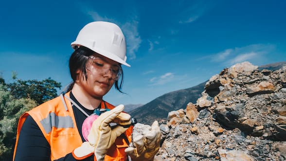 “No se aprovechó”: la crítica del biministro Mas al manejo de uno de los minerales más importantes del siglo 21