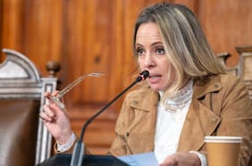 Senadora Kaiser fustiga a Chile Vamos tras polémica con el PNL: “Tener gente en el poder y pegarle al gobierno. Eso es tener chicha y chancho”
