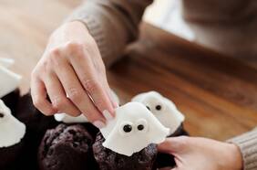 Brigadeiros cookies and cream para Halloween
