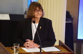 Devés inaugura año académico de U. de Chile con defensa a la gratuidad y expectativa de nuevo sistema de crédito “justo y sostenible”