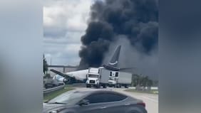 Avión Amazon sobrepasa la pista de aterrizaje y se estrella en el Aeropuerto Internacional de Miami