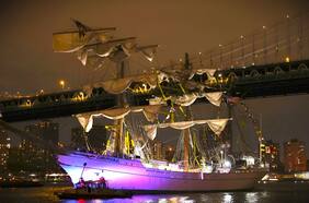 Reportan dos fallecidos tras choque de Buque escuela de Armada mexicana contra el puente de Brooklyn en Nueva York