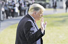 Alta tensión y un futuro incierto en las últimas horas de Trump