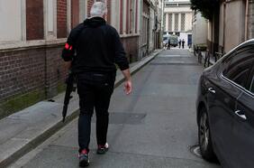 La Policía de Francia abate a un hombre armado que trataba de prender fuego a una sinagoga