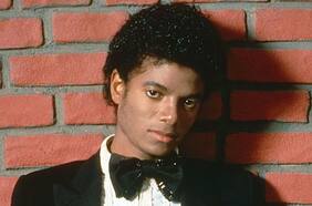 El primer paso de Michael Jackson fuera de la muralla