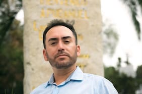 Detienen a concejal de Pudahuel Esteban Sepúlveda tras denuncia por amenazas y daños al interior de municipalidad