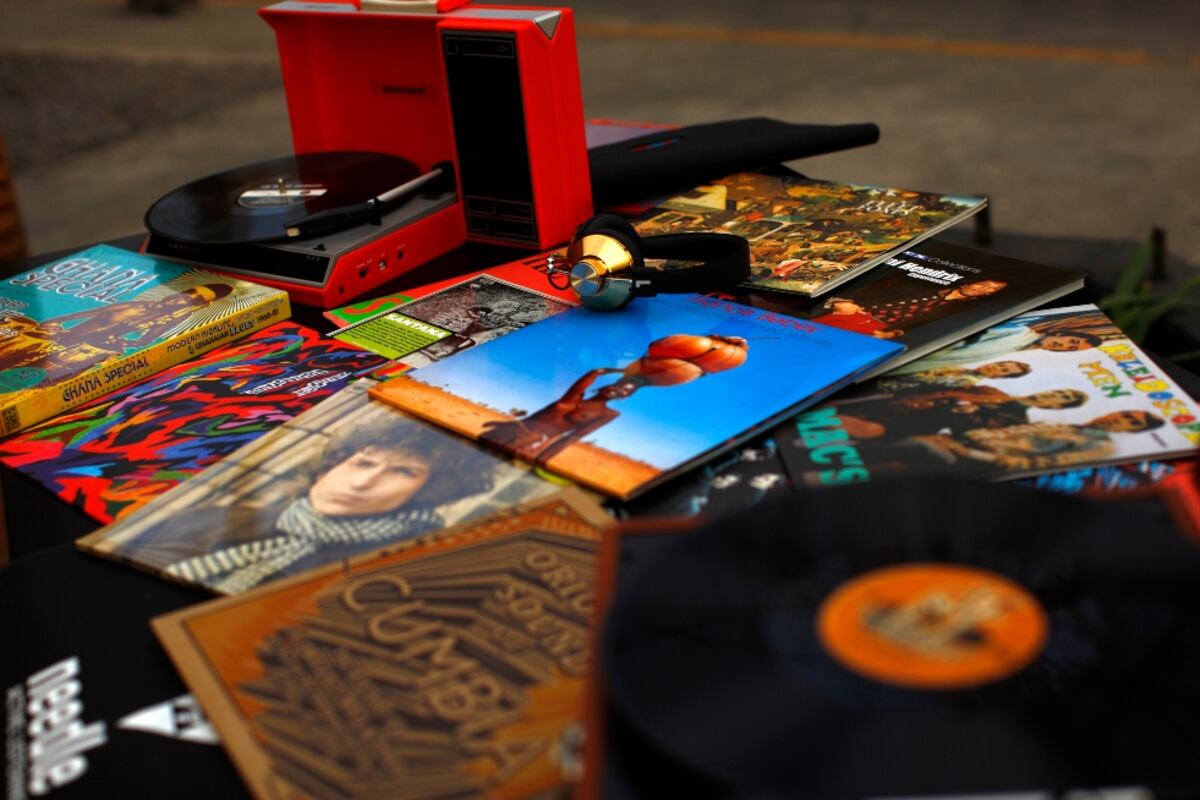 Chile celebra el Día Mundial del vinilo: una pasión que va al alza - La  Tercera