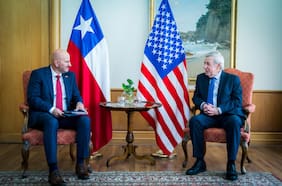 Canciller van Klaveren se reúne con el nuevo embajador de Estados Unidos en Chile