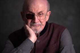 Salman Rushdie: “La muerte lleva tiempo acompañándome, pero he aprendido a sobrellevarla”