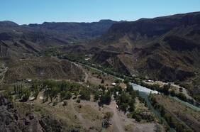Gobierno de Fernández entrega terrenos a comunidades mapuche y tensa relación con Mendoza