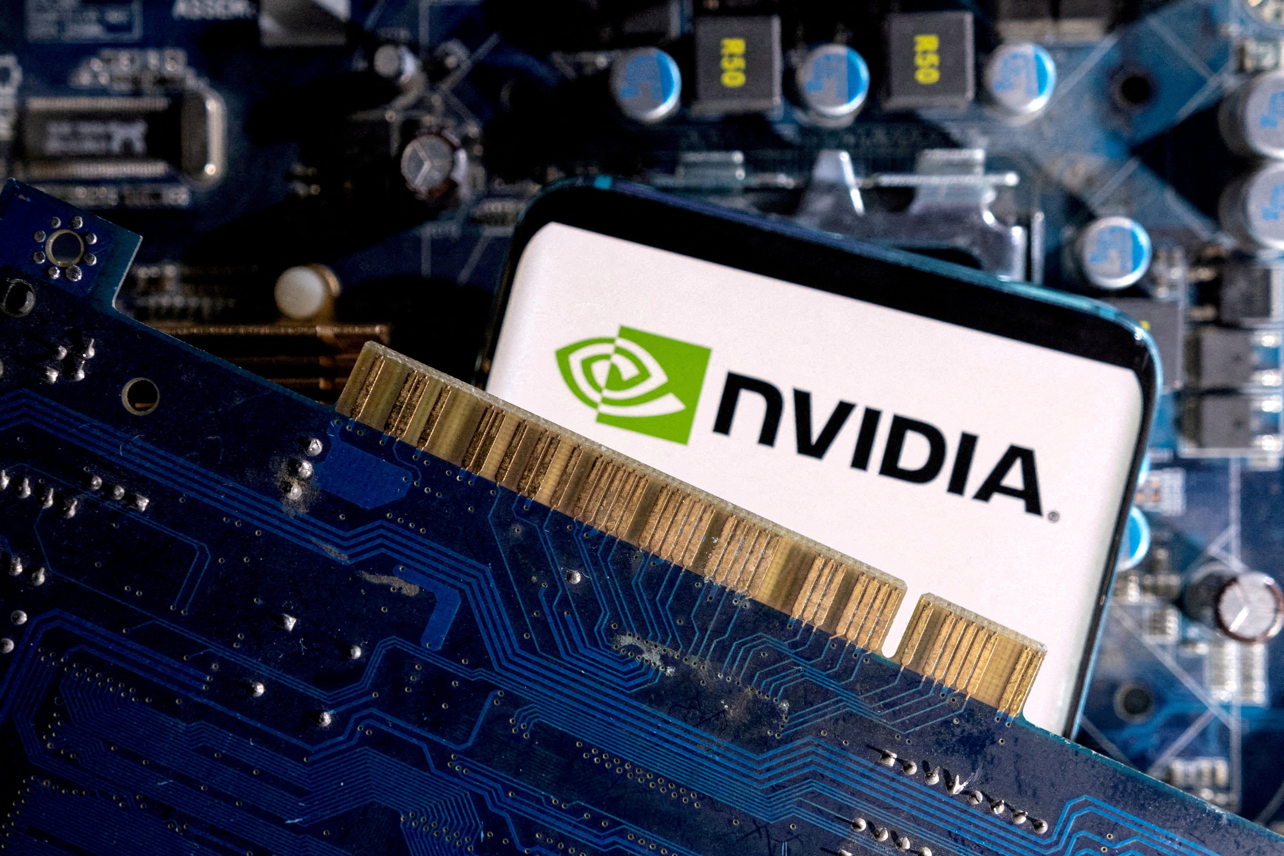 Nvidia reta a AMD e Intel y lanza un chip que "reinventa" el computador personal