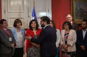 Presidente Boric recibe a rectores de universidades del Estado en La Moneda y acuerdan mesa de trabajo