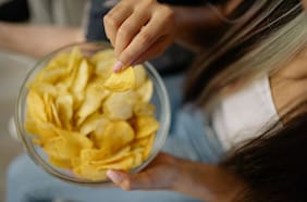 ¿Dulce o salado? Cómo prefieren sus snacks los chilenos