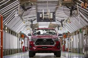 Paro de trabajadores del neumático en Argentina ya afecta a fabricantes de automóviles: sus envíos a Chile no se verían afectados por ahora