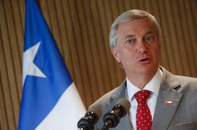 “Un grupo ideologizado que tiene como objetivo silenciar y amedrentar”: Kast condena agresión contra ministra Lincolao